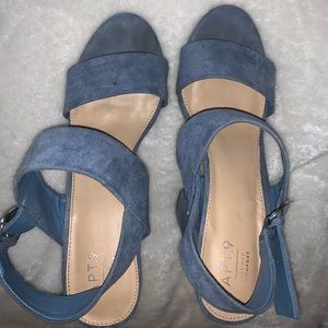 Beautiful Blue Heals!